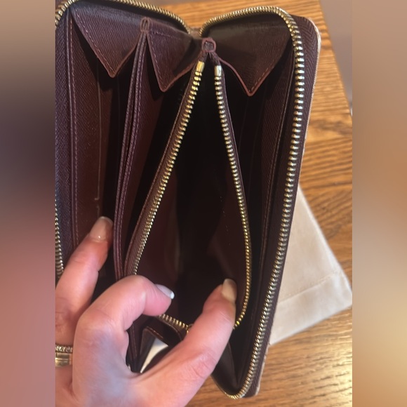 Louis Vuitton DENIM Authentic Monogram Zippy Wallet - Picture 6 of 12